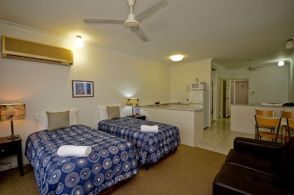 Reef Palms Motel Cairns Exterior photo